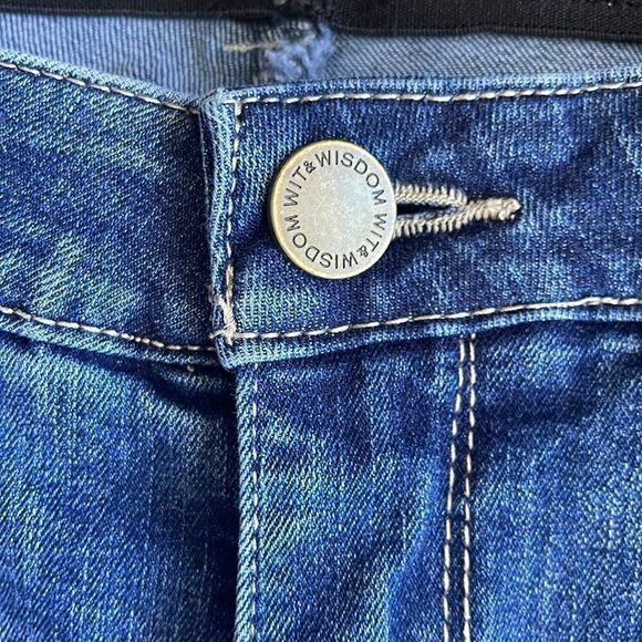 ❤️Wit & Wisdom Ab-Solution  Denim Bermuda Shorts - Picture 3 of 4